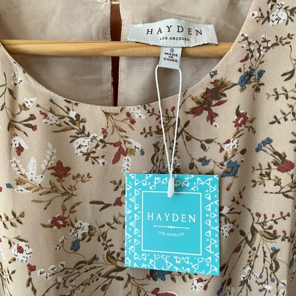 NWT Floral Pleated Skirt Short Sleeve Dress - Picture 5 of 7